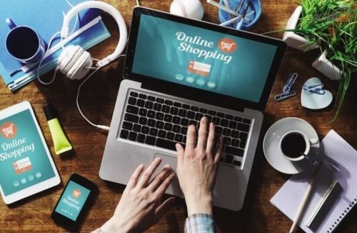 最后來說一個正能量的故事，一個關于兩代人理性消費理性投資的故事。